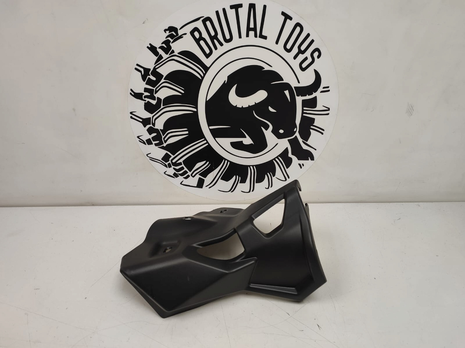 Защита переднего правого рычага RH 706205520 бу